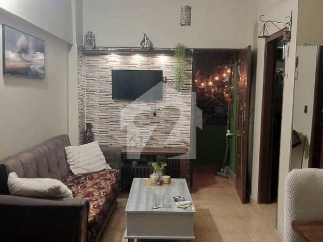 2 bed lounge flat for sale