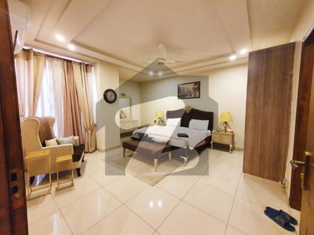2 Bed Park Facing Apartment for Rent | Grandi | Family Building Well Maintained Bahria Town Phase 3