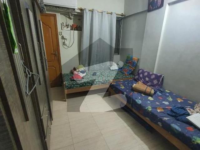 2 bed rooms drawing room lounge kitchen 2nd floor near by akhter eye hospital gulshan e iqbal block 5