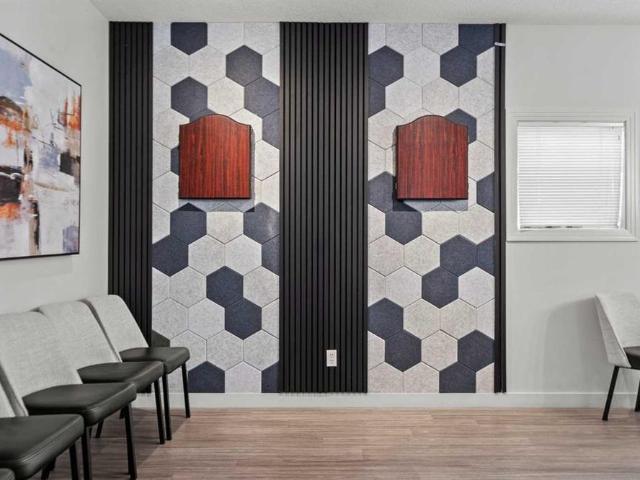 2 Bed Royal Oak Condo With Underground Parking | Heat And Water Included