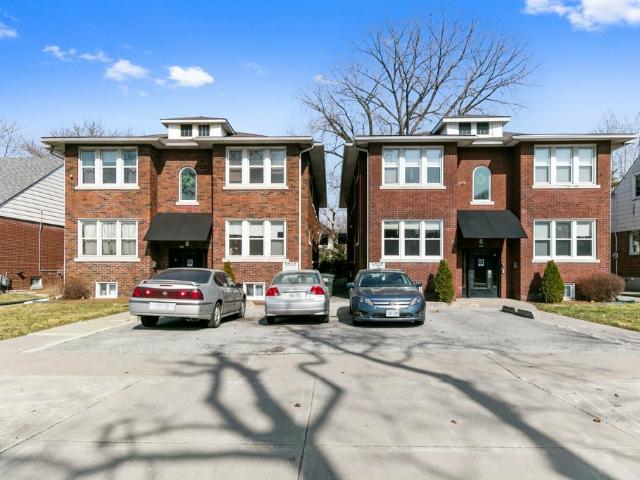 2 BEDRM APT. Short walk to U of W * Aug 1/26 possession