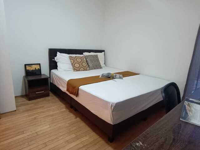2 Bedroom, 3 bathroom with a Pocket Single room, Walk to Orchard