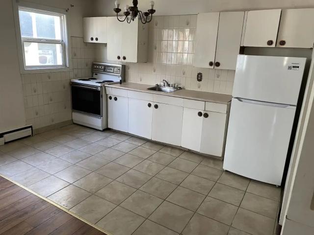 2 BEDROOM 10243 124 ST