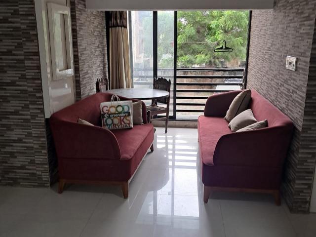 2 Bedroom 1150 Sq.Ft. Apartment in Satellite Ahmedabad Listing ID: #9991