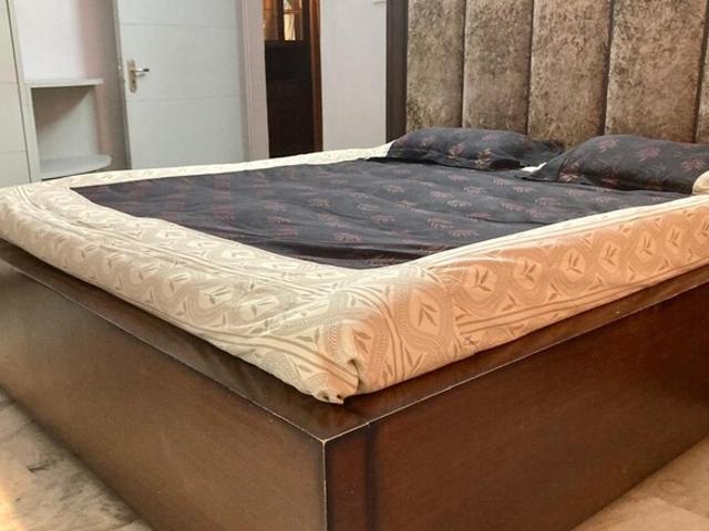 2 Bedroom 1100 Sq.Ft. Apartment in Mayur Vihar Delhi Listing ID: #10335