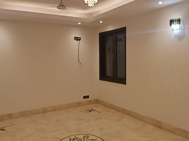 2 Bedroom 125 Sq.Yd. Builder Floor in Chittaranjan Park Delhi Listing ID: #10263