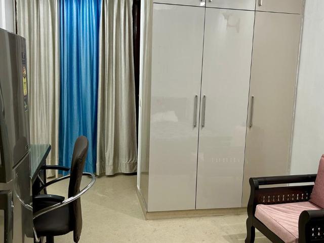 2 Bedroom 1953 Sq.Ft. Builder Floor in Defence Colony Delhi Listing ID: #9725