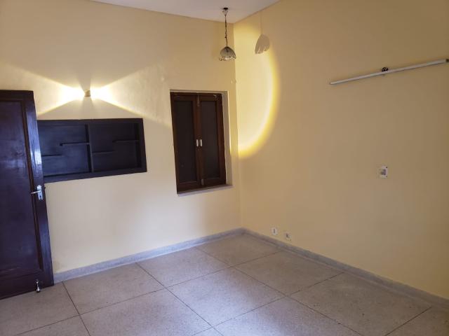 2 Bedroom 1925 Sq.Ft. Builder Floor in Safdarjung Enclave Delhi Listing ID: #9918