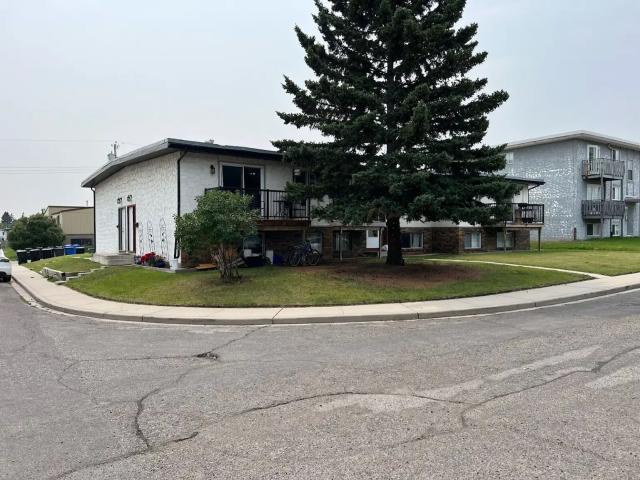 2 Bedroom 1 Bath Corner Unit