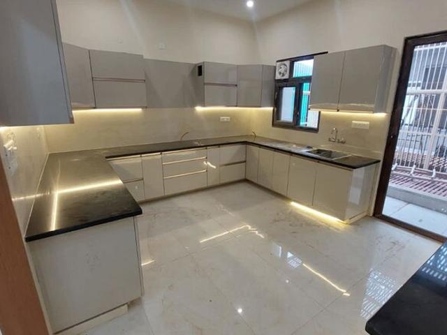 2 Bedroom 200 Sq.Mt. Builder Floor in Sector Swarn Nagri Greater Noida Listing ID: #9948