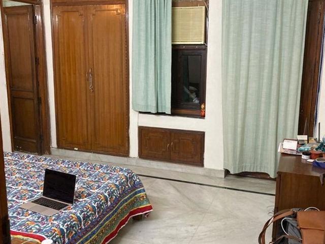 2 Bedroom 200 Sq.Yd. Builder Floor in Green Park Delhi Listing ID: #10194