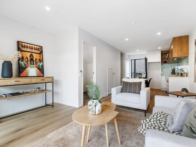 2 bedroom 2.5 bathroom on Divich