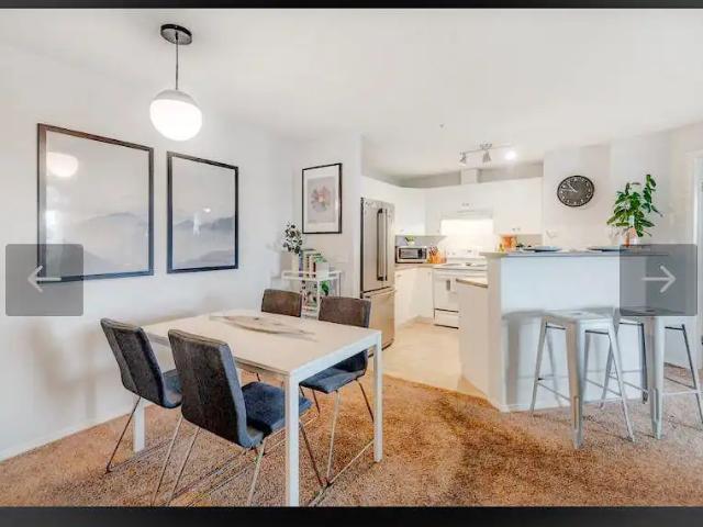 2 Bedroom 2 bath Underground Parking Royal Oak NW
