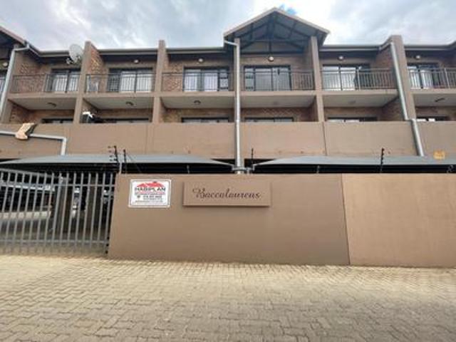 2 bedroom 2 bathroom 1.2 km from nwu.