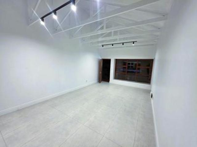 2 bedroom 2 bathroom unit in atholl