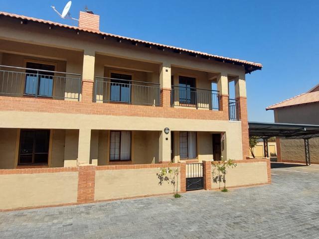 2 Bedroom, 2 Bathroom Upstairs Unit