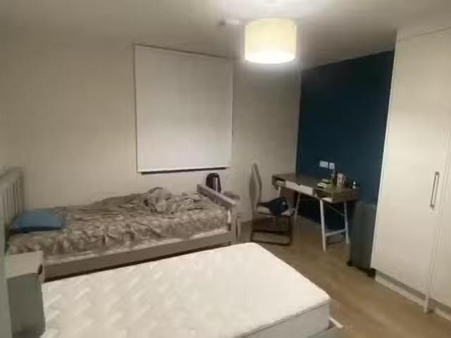 2 Bedroom 2 Bathroom Apartment