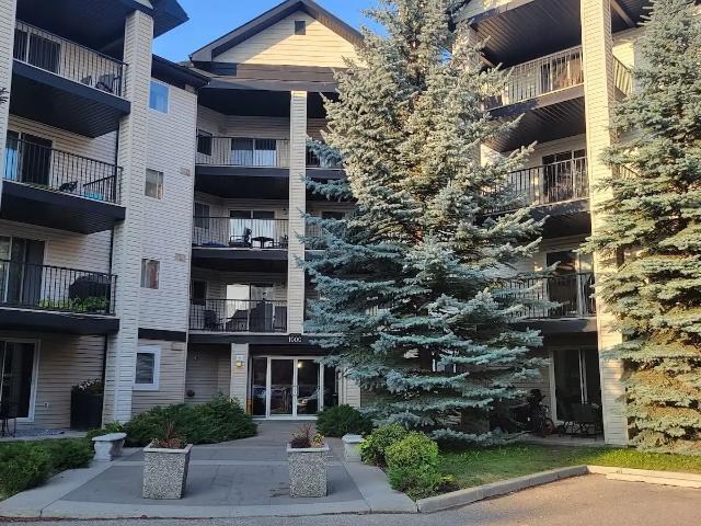2 bedroom, 2 bathroom condo. All utilities included