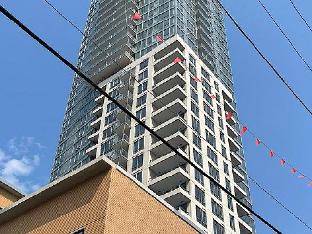 2 Bedroom 2 Bathroom, Den Apartment For Rent