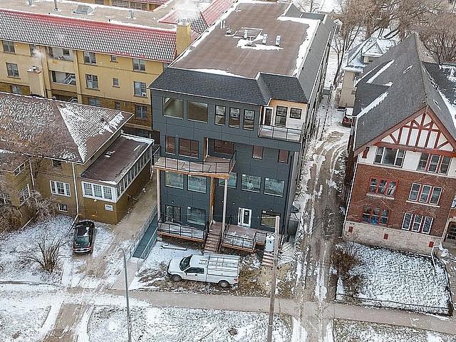 2 Bedroom, 2 Bathroom Executive Penthouse Apartment