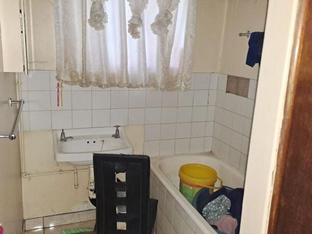 2 Bedroom 2 bathroom flat For Sale Vereeniging
