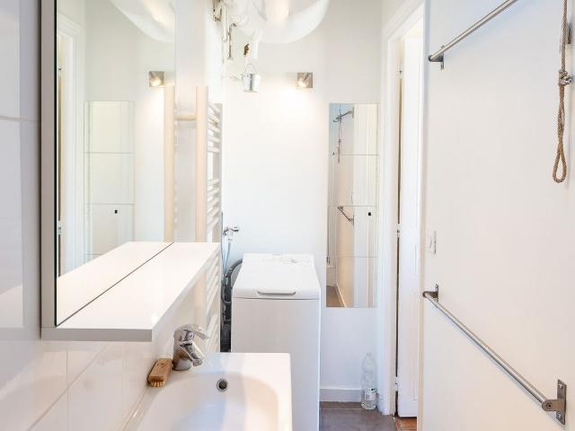 2 bedroom 2 bathroom in the heart of the charming 12th, Paris Amsterdam Apartments for Rent