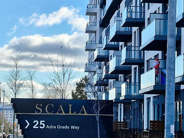 2 Bedroom 2 Bths Located At Leslie/sheppard