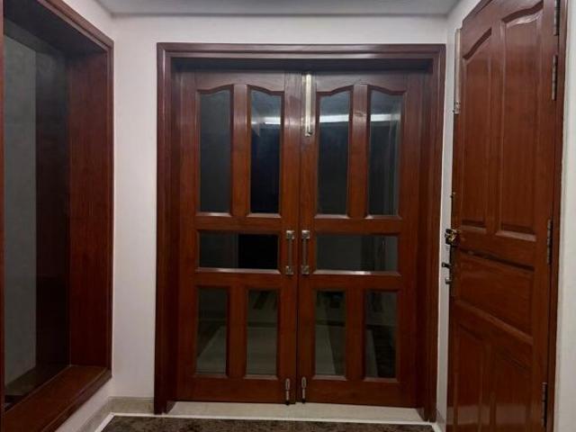 2 Bedroom 300 Sq.Yd. Builder Floor in Defence Colony Delhi Listing ID: #10276