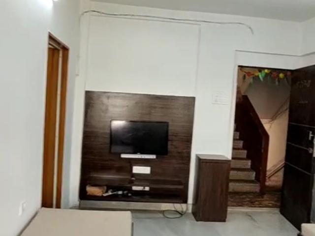 2 Bedroom 679 Sq.Ft. Builder Floor in Vile Parle East Mumbai Listing ID: #9710