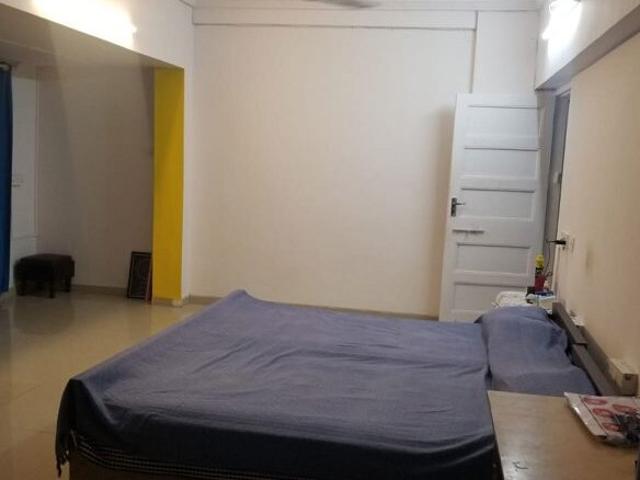 2 Bedroom 700 Sq.Ft. Apartment in Juhu Mumbai Listing ID: #9991