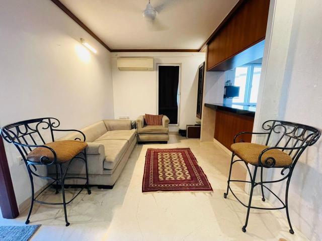 2 Bedroom 700 Sq.Ft. Apartment in Khar West Mumbai Listing ID: #9921