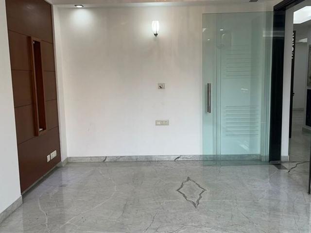 2 Bedroom 700 Sq.Yd. Builder Floor in Sector 10a Gurgaon Listing ID: #10396