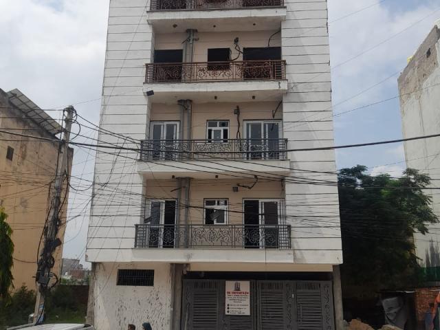 2 Bedroom 800 Sq.Ft. Builder Floor in Palam Vihar Gurgaon Listing ID: #9610