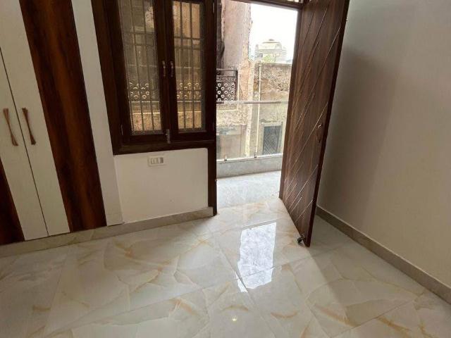2 Bedroom 905 Sq.Ft. Builder Floor in Paschim Vihar Delhi Listing ID: #9914