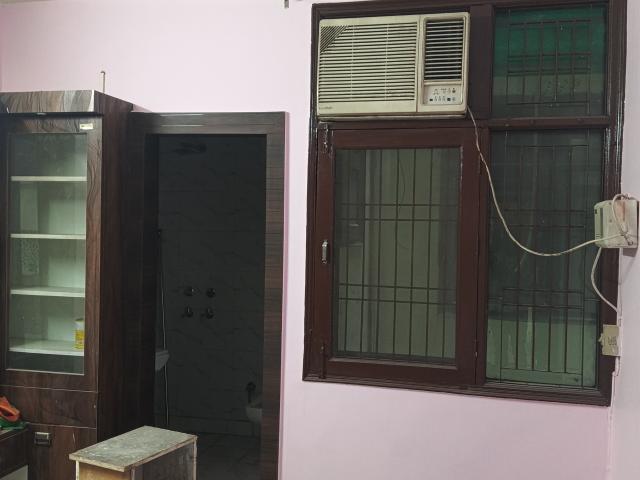 2 Bedroom 900 Sq.Ft. Builder Floor in Shalimar Garden Extension ii Ghaziabad Listing ID: #9924