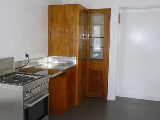 2 Bedroom Cottage with Lots of Living Options