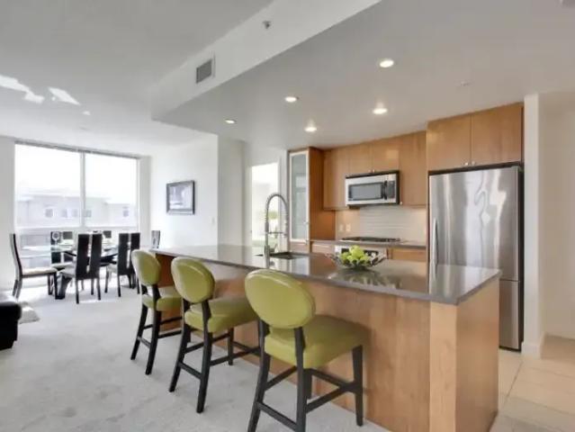 2 Bedroom Condo Calgary AB 101773138