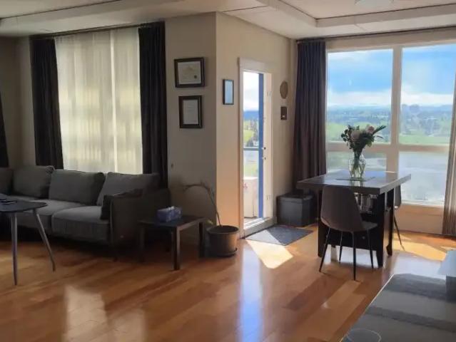 2 Bedroom Condo Calgary AB 102587530