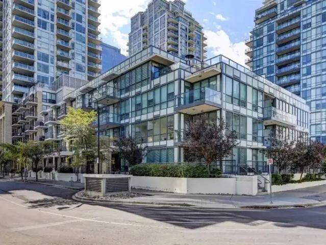2 Bedroom Condo Calgary AB 102629164