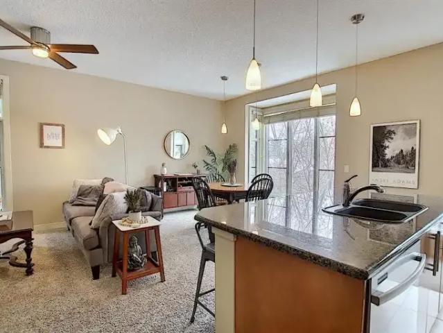 2 Bedroom Condo Calgary AB 102658566