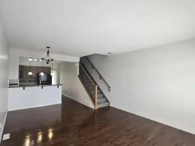 2 Bedroom Condo Calgary AB 102701334