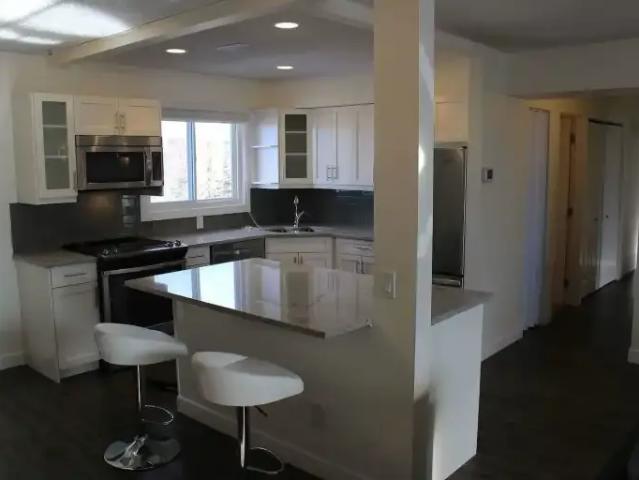 2 Bedroom Condo Calgary AB 102714967