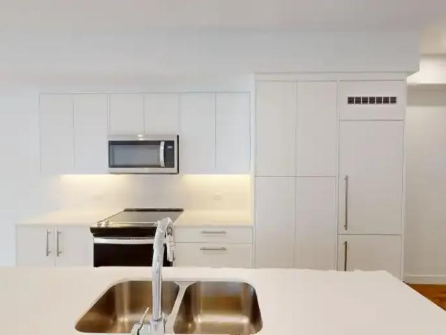 2 Bedroom Condo Calgary AB 102846557
