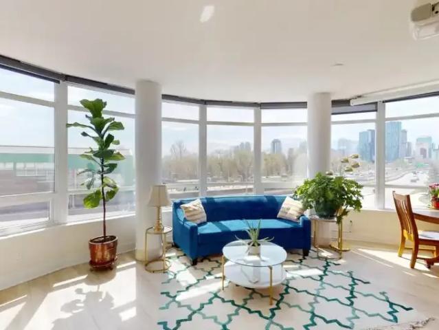 2 Bedroom Condo Calgary AB 102846563