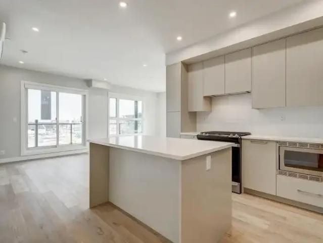 2 Bedroom Condo Calgary AB 102846185