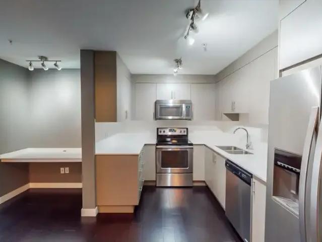 2 Bedroom Condo Calgary AB 102847123