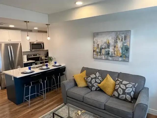 2 Bedroom Condo Calgary AB 102018330