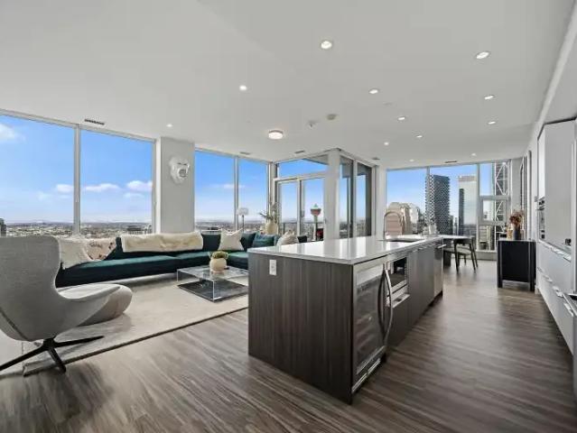 2 Bedroom Condo Calgary AB 102306626