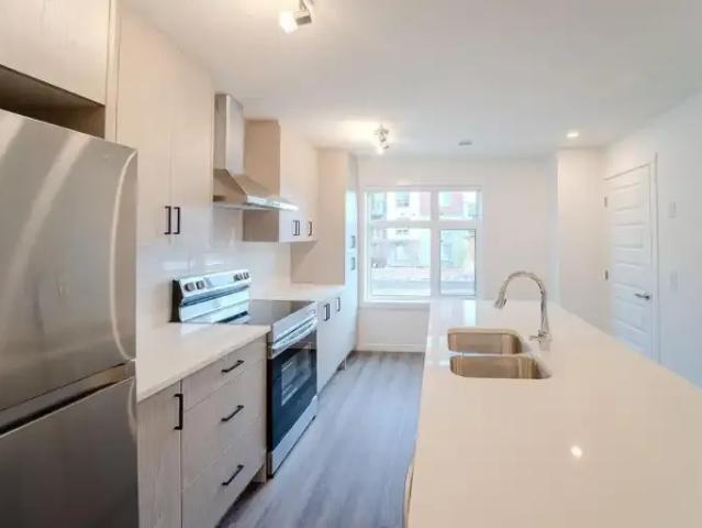 2 Bedroom Condo Calgary AB 102394881