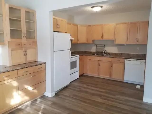 2 Bedroom Condo Calgary AB 103542182